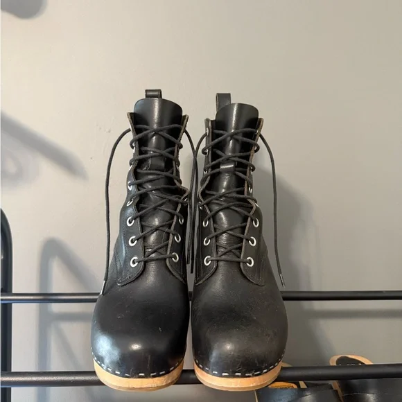 Swedish Hasbeens Black Heeled Boots with Classic Design - Picture 1 of 6